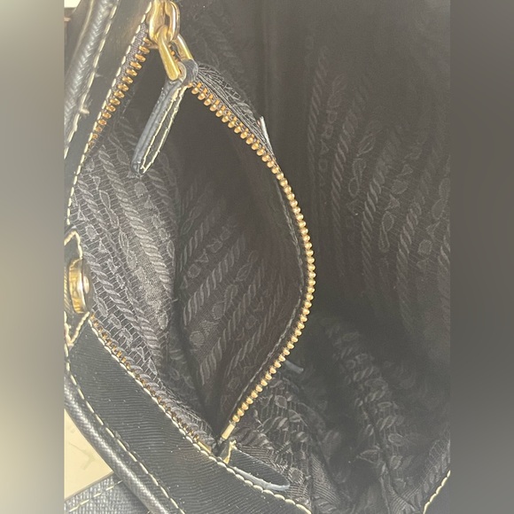 PRADA logo Vertical Tote Bag - Picture 11 of 16